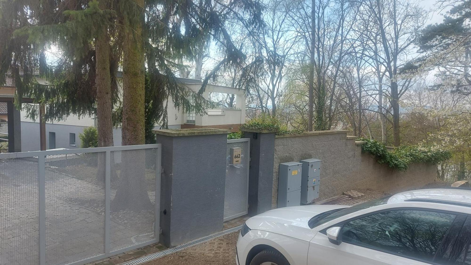 Dom Na Cervenej Vezi Villa Banka Exterior photo