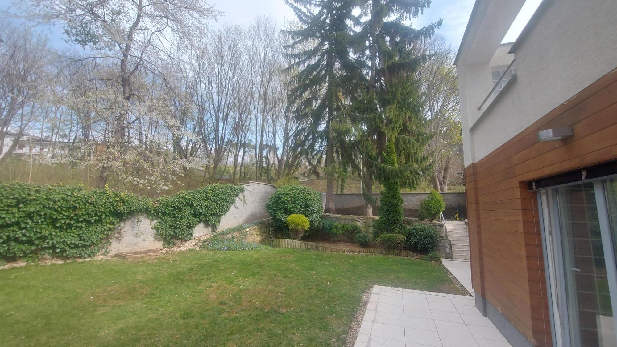 Dom Na Cervenej Vezi Villa Banka Exterior photo